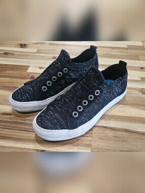 Women's Slip-On Knit Sneakers - Black